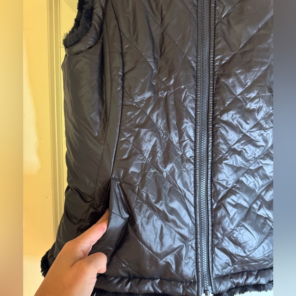 Nicole Miller Reversible Cozy Quilted Faux Fur Insulated Puffer Vest, XS - Picture 3 of 8